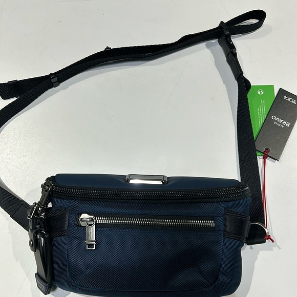 NWT Tumi Classified Waist Pack. Alpha Bravo Collection - Picture 5 of 11